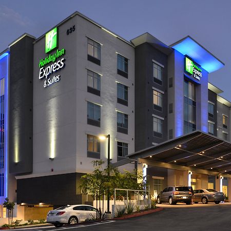Holiday Inn Express & Suites San Diego - Mission Valley By Ihg Exterior photo