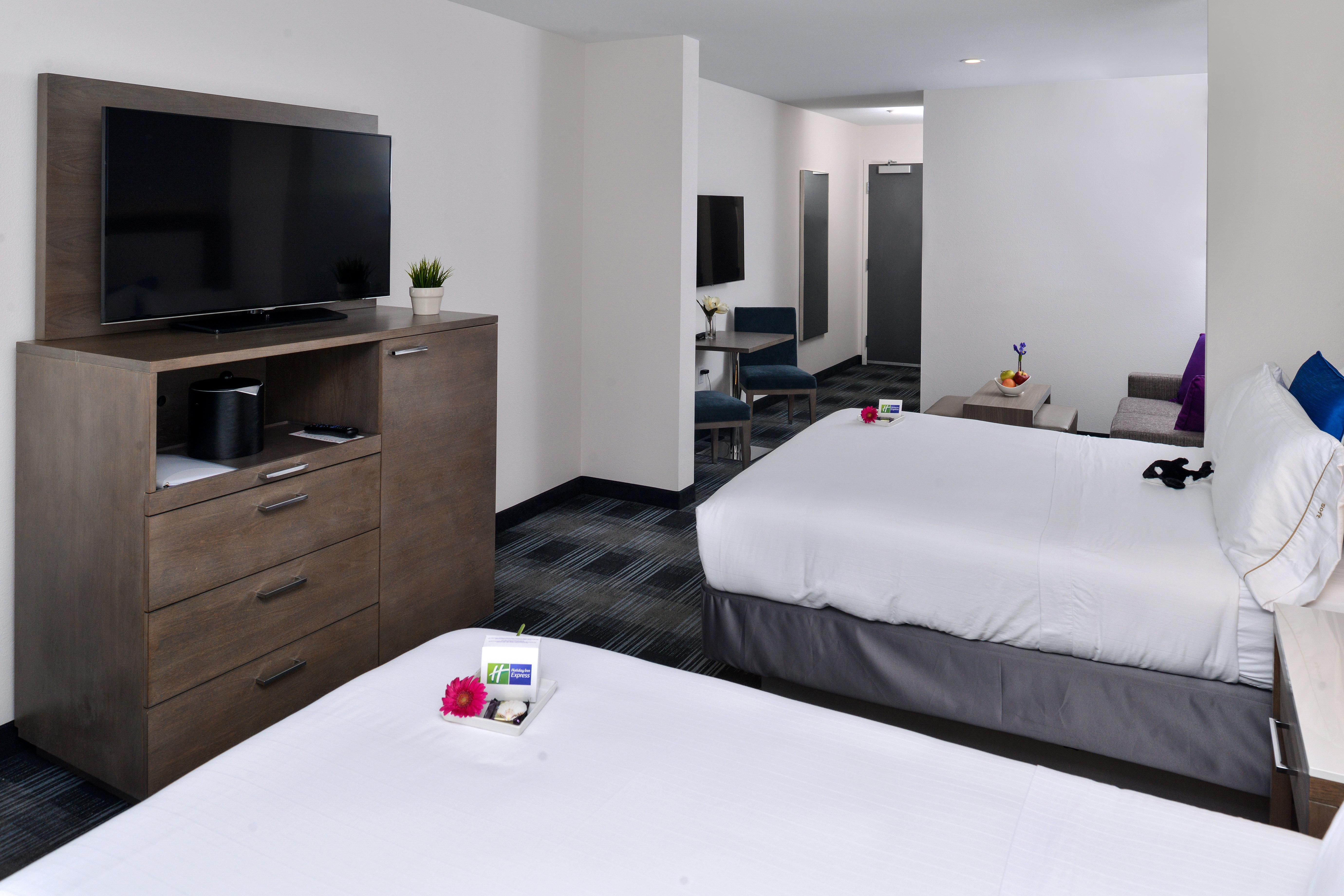 Holiday Inn Express & Suites San Diego - Mission Valley By Ihg Exterior photo