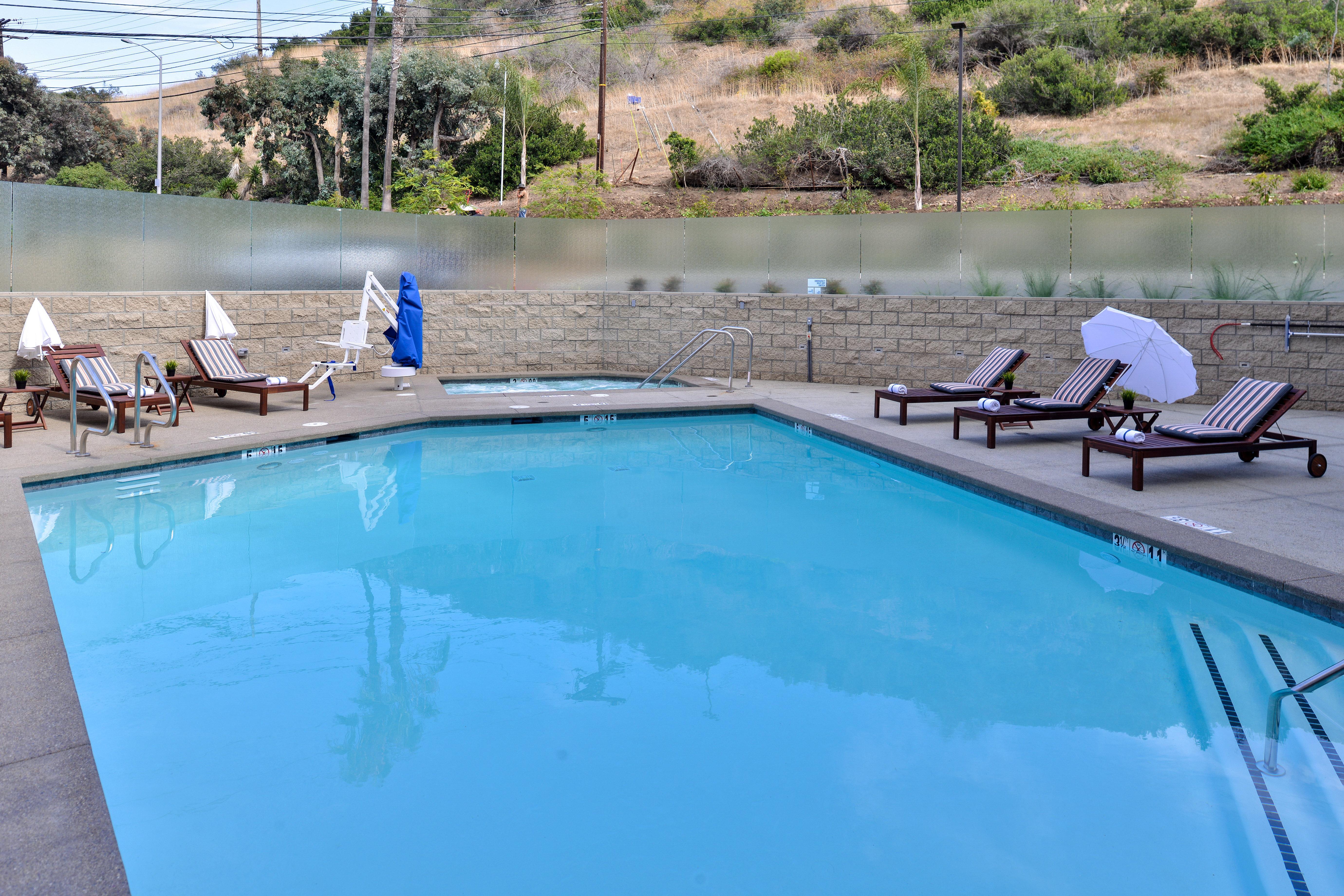 Holiday Inn Express & Suites San Diego - Mission Valley By Ihg Exterior photo
